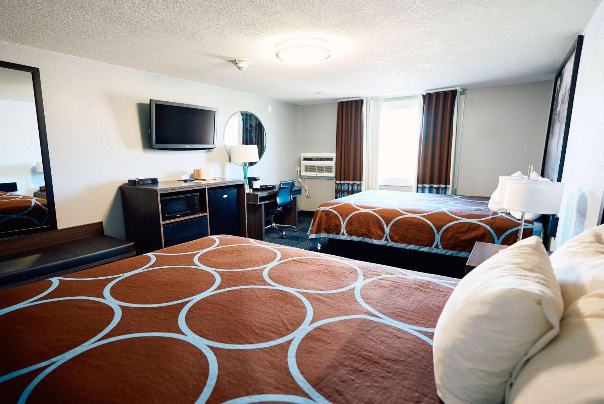 Super 8 By Wyndham Pueblo Hotel Kültér fotó