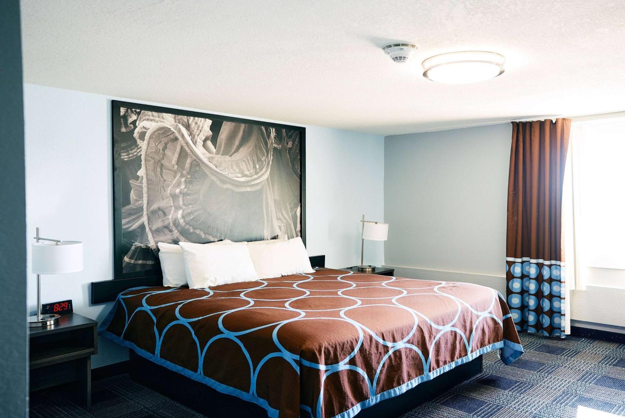 Super 8 By Wyndham Pueblo Hotel Kültér fotó