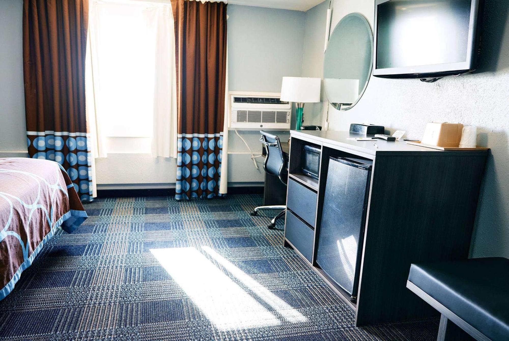 Super 8 By Wyndham Pueblo Hotel Kültér fotó