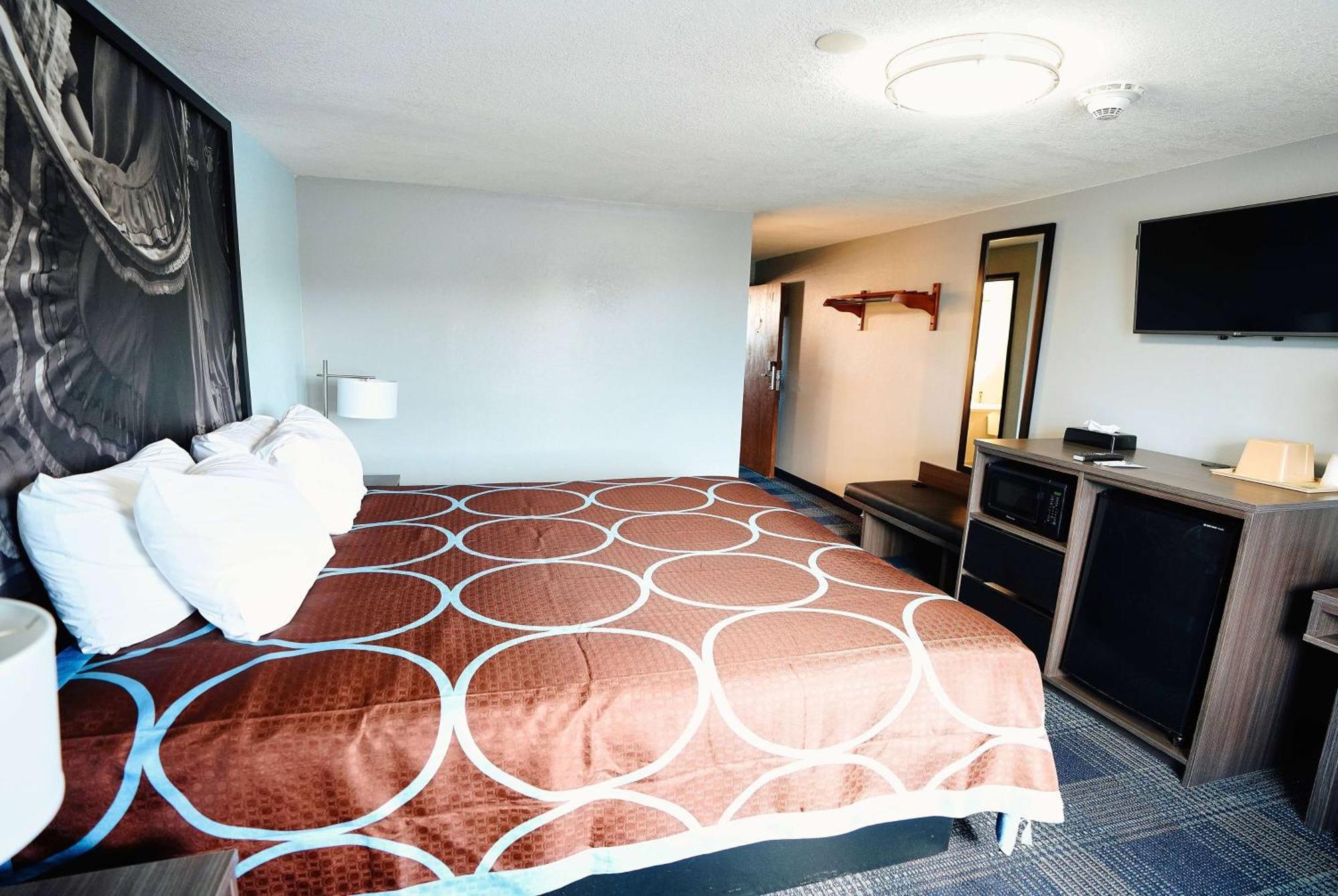 Super 8 By Wyndham Pueblo Hotel Kültér fotó
