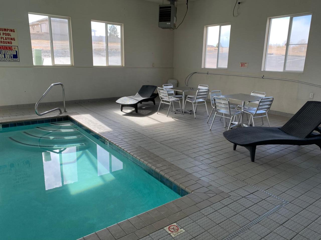 Super 8 By Wyndham Pueblo Hotel Kültér fotó